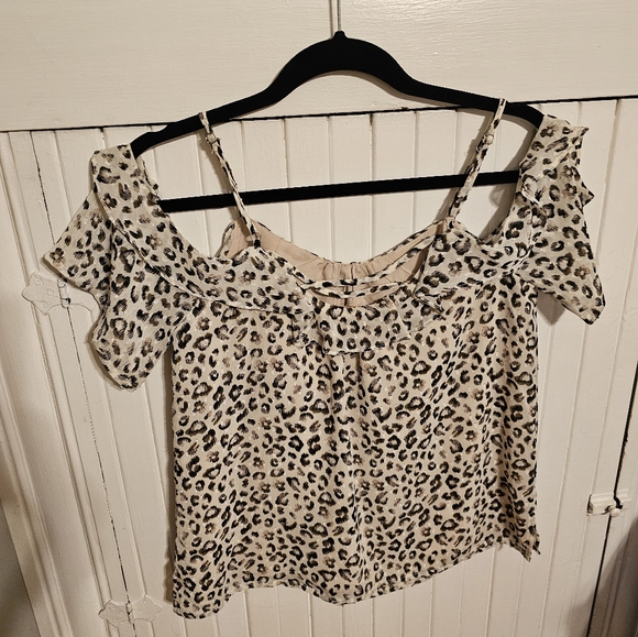 Leopard print off shoulder blouse - Picture 6 of 6